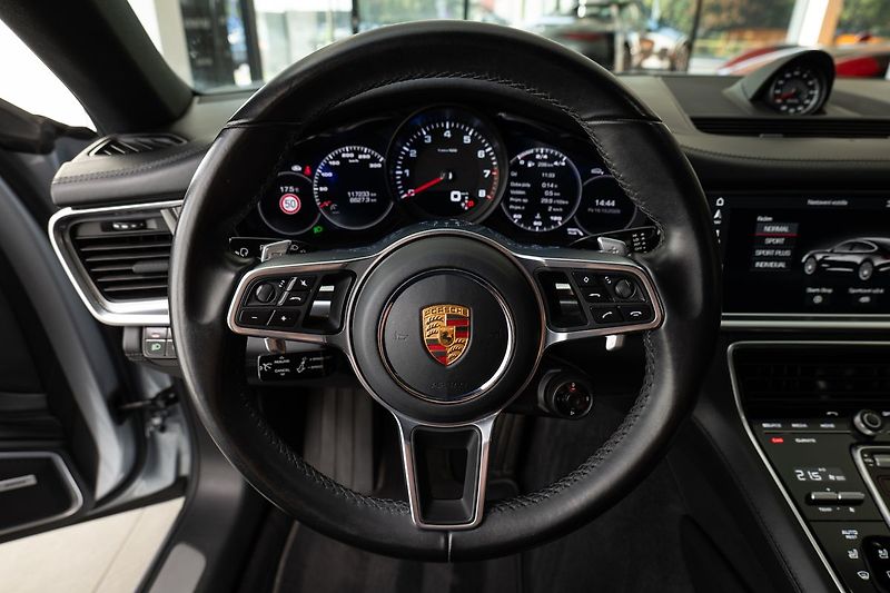 Porsche Panamera - fotka 6 z 25