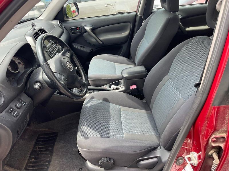 Toyota RAV4 (2004) 2.0 i 4 x 4  Velmi pěkná - fotka 8 z 18