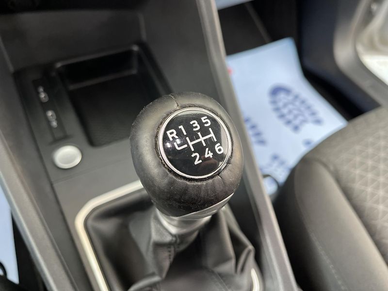 Volkswagen Caddy (2023) 2.0TDI 90KW Tourneo Connect 6r - fotka 30 z 33