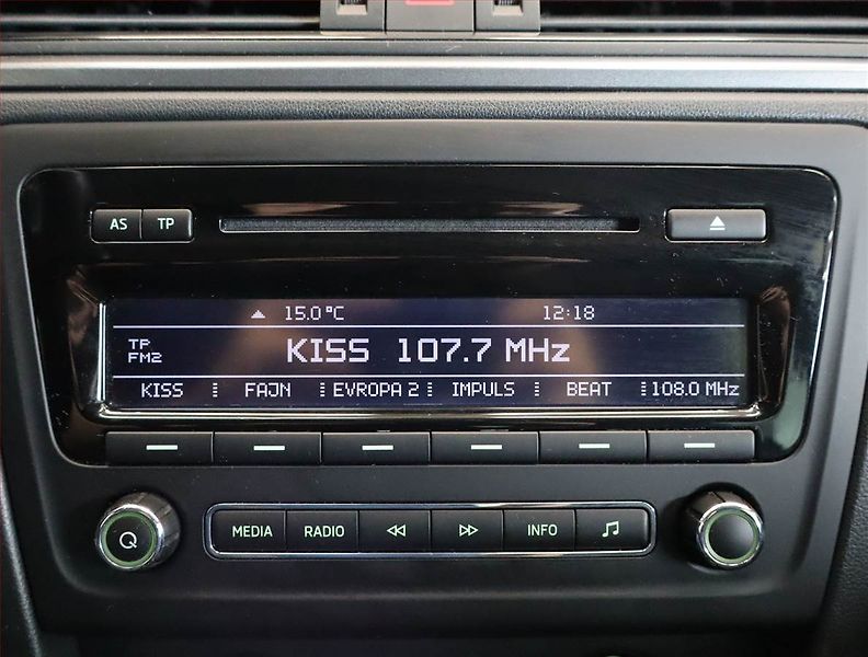 Škoda Rapid (2014) Spaceback 1.6 TDI - fotka 13 z 17