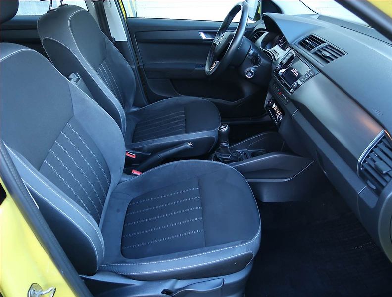 Škoda Fabia (2019) Style 1.0 TSI, Tempomat - fotka 9 z 15