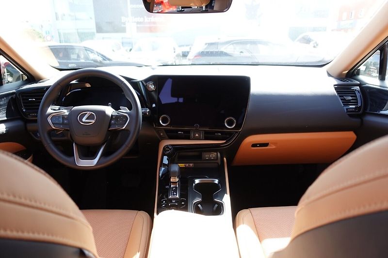 Lexus NX 350h NX350h Prestige 4x4 - fotka 20 z 36