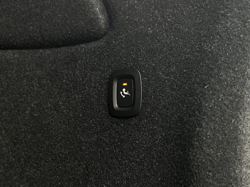 Volvo XC40 CORE RECHARGE SINGLE MOTOR AUT - fotka 43 z 46