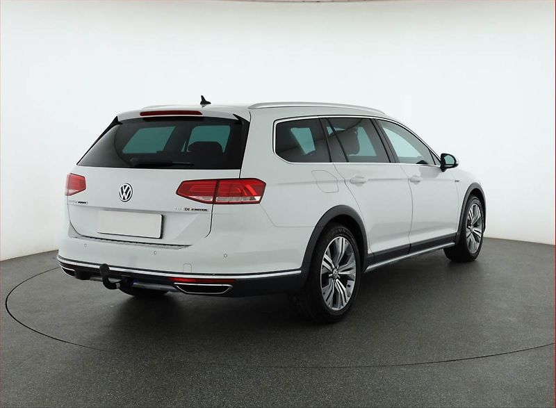 Volkswagen Passat (2017) Alltrack 2.0 TDI, 4X4 - fotka 5 z 20