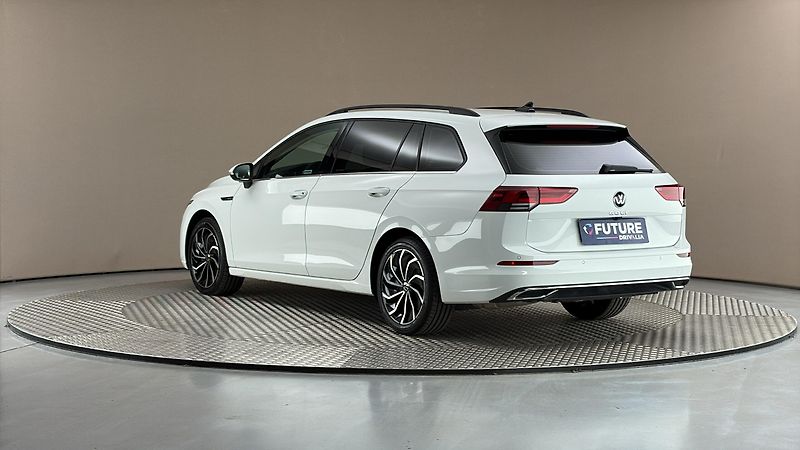 Volkswagen Golf 2.0 TDI DSG Style Variant - fotka 2 z 29