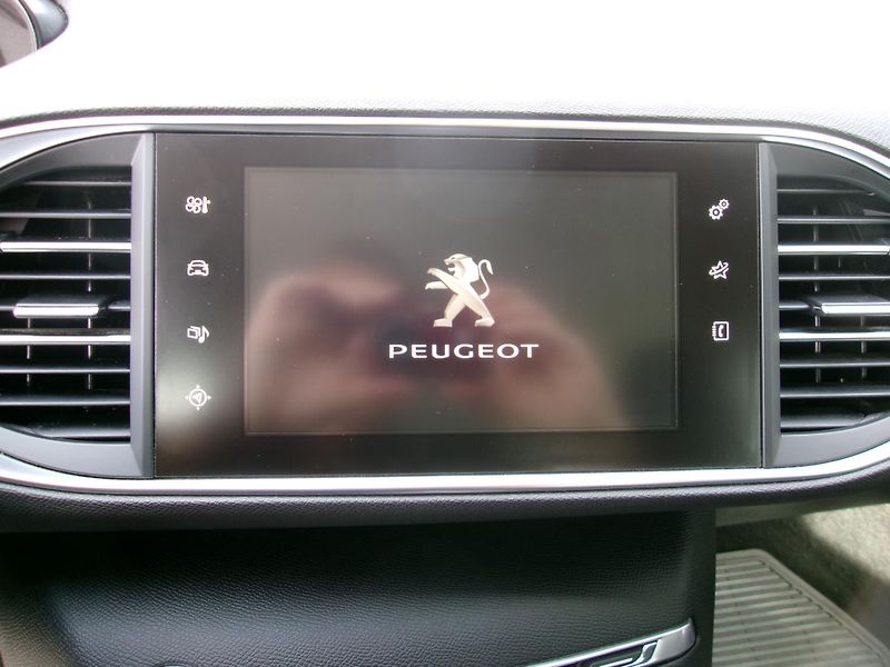 Peugeot 308 - fotka 13 z 16