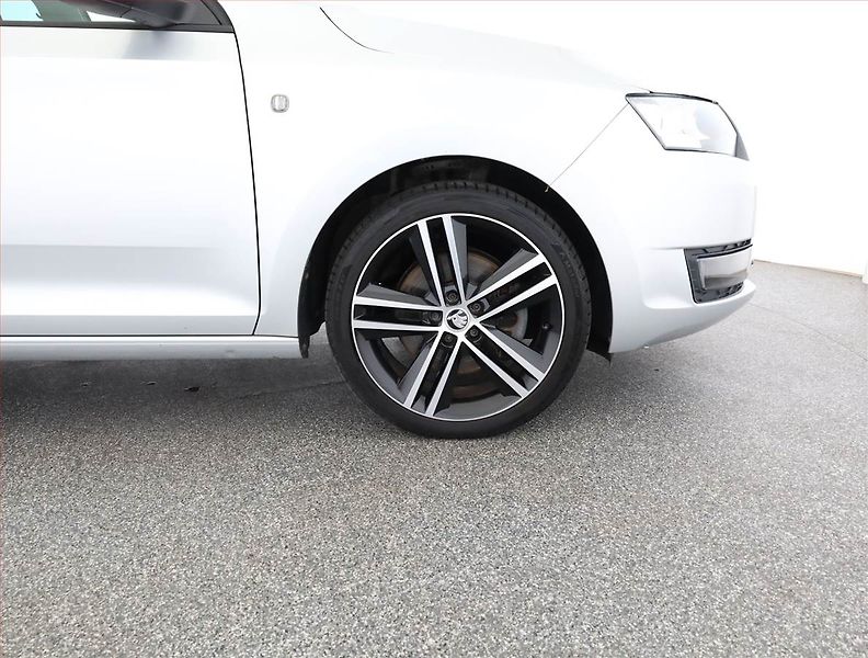 Škoda Rapid (2014) Spaceback 1.4 TSI, Automat - fotka 18 z 18