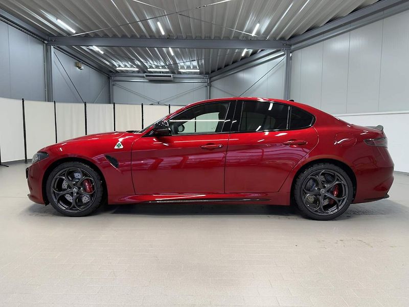 Alfa Romeo Giulia (2026) Quadrifoglio 2.9 V6 BiTurbo 52 - fotka 2 z 26