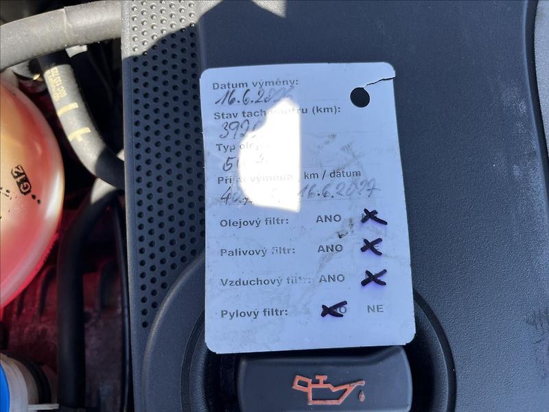 Škoda Octavia 1,6 FSi KLIMA TAŽNÉ  STK 6/28 - fotka 23 z 27