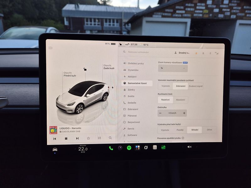 Tesla Model Y LONG RANGE DUAL MOTOR  92,7% - fotka 23 z 48