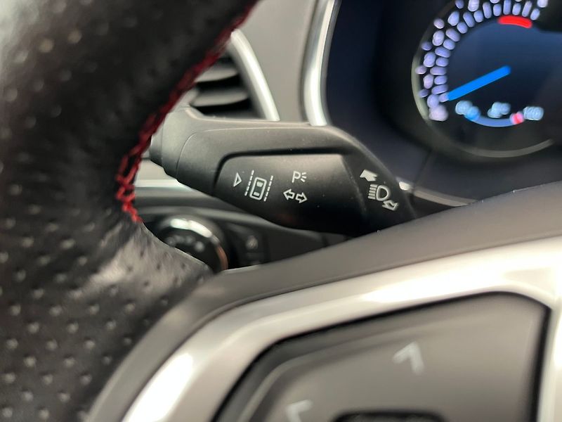 Ford S-MAX 2,5 HEV ST-Line - fotka 11 z 68