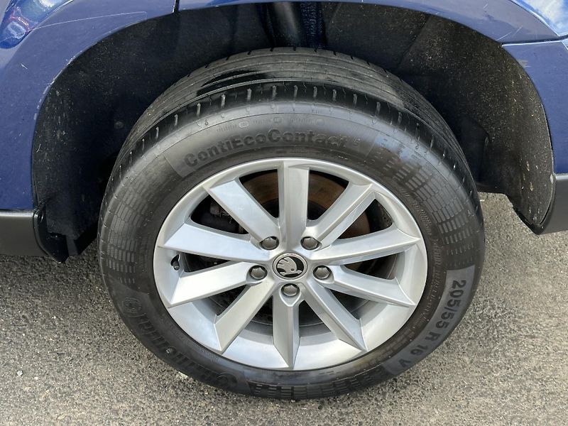 Škoda Yeti (2015) 4x4 2.0TDI/81kW *ČR* 1.Maj.*TZ - fotka 35 z 36