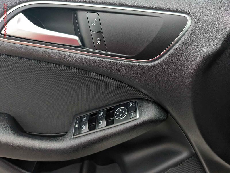 Mercedes-Benz Třídy B (2014) 1.5 CDi B 180, ČR, AC - fotka 12 z 15