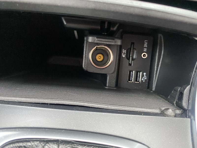 Ford Galaxy (2016) 2,0 TDCi - Panorama - Titanium - fotka 31 z 49