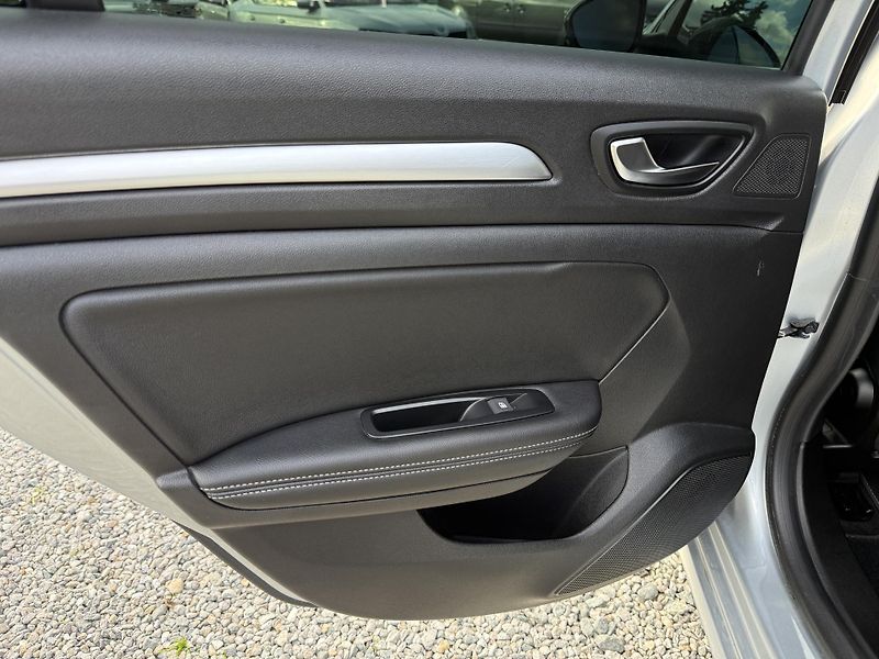 Renault Mégane 1.3TCe 140 Automat LED NAVI - fotka 18 z 21