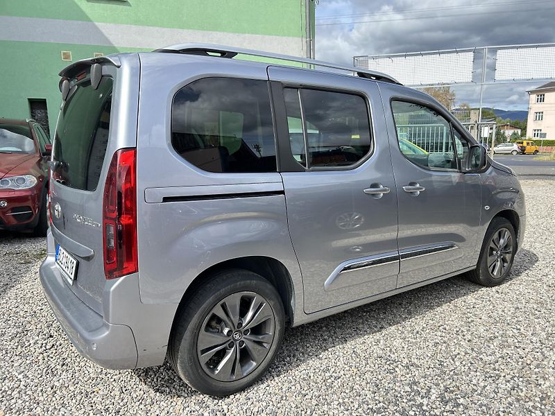 Toyota ProAce City Verso (2022) 1.2i96KW automat - fotka 6 z 26