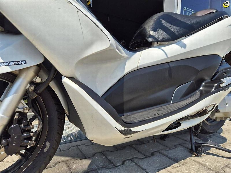 Honda PCX 125 (2011) - fotka 11 z 24