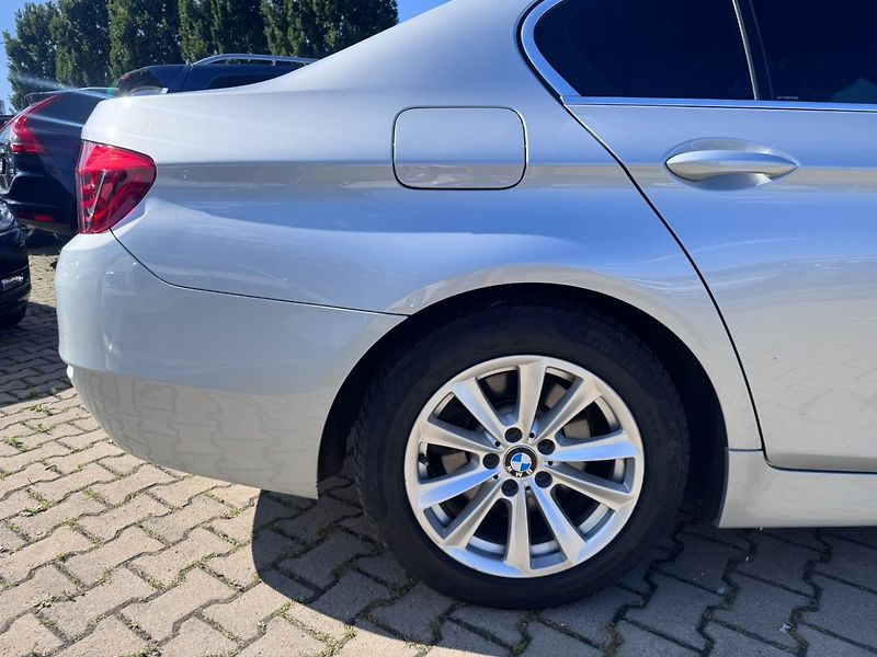 BMW Řada 5 (2014) XDRIVE 520D 2,0 140 KW 2. MAJ - fotka 15 z 47
