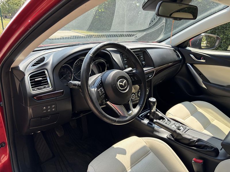 Mazda 6 2.0 Sports-Line - fotka 25 z 32