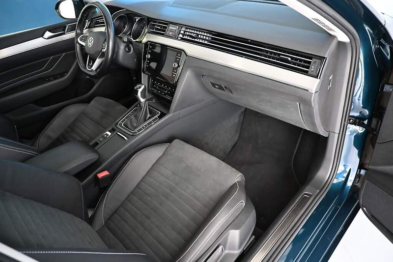 Volkswagen Passat (2022) 2.0 ELEGANCE LED MATRIX ACC Ta - fotka 10 z 32