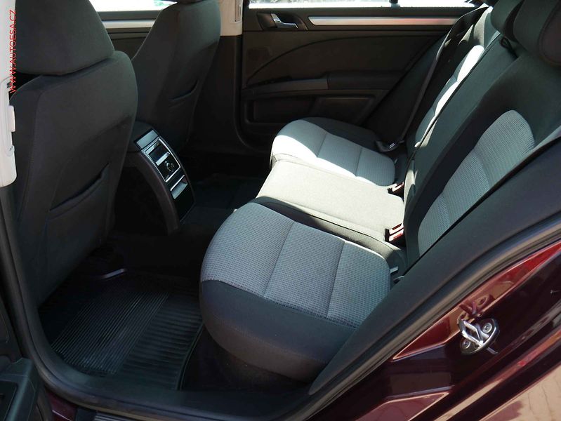 Škoda Superb (2008) 2.0 TDi, 2.maj,ČR, Ambition - fotka 11 z 19