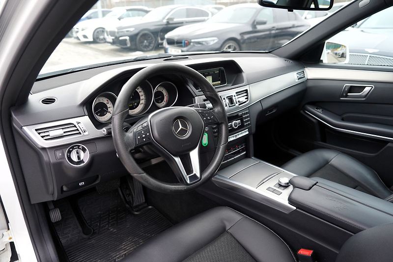 Mercedes-Benz Třídy E E 220d Avantgarde/kůže/AT/ČR - fotka 24 z 36