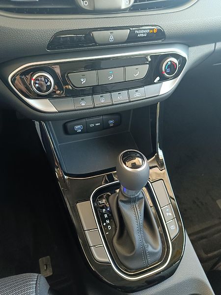 Hyundai i30 (2025) 1.0T-GDi 74kW Comfort AT - fotka 14 z 19