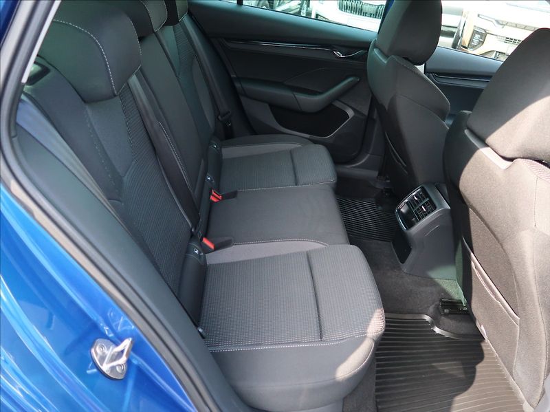 Škoda Octavia 2,0 TDi,1majČR,serv.kn,DSG,DPH - fotka 18 z 26
