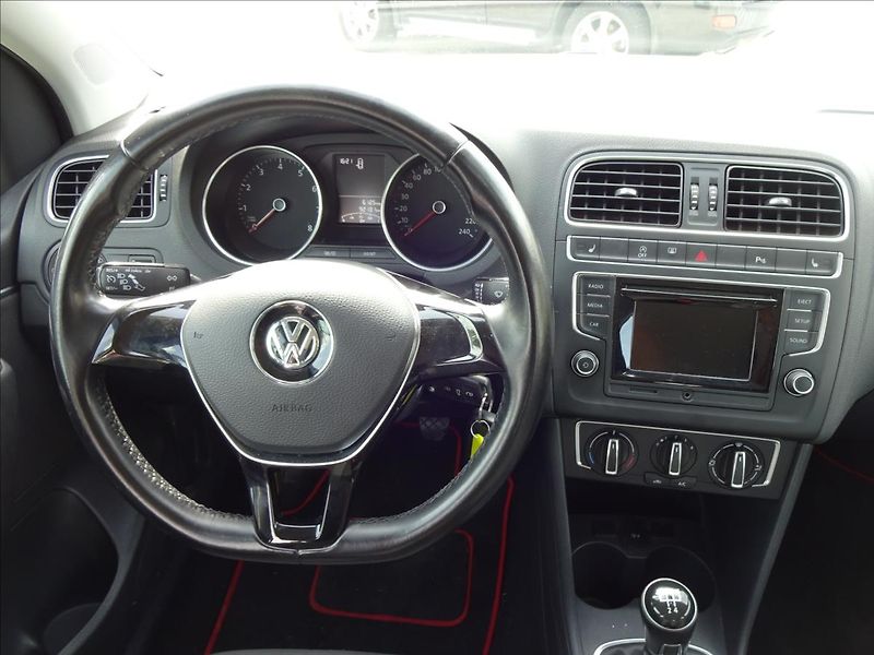 Volkswagen Polo 1,2 TSI 66kW - fotka 34 z 52