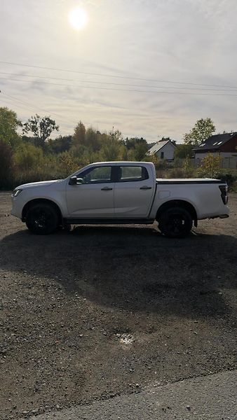 Isuzu D-Max (2022) LSE 4x4, 120kW - fotka 11 z 26