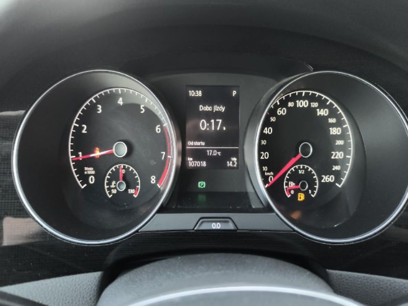 Volkswagen Golf Sportsvan 1.5TSI 110kW DSG HIGHLINE - fotka 10 z 24