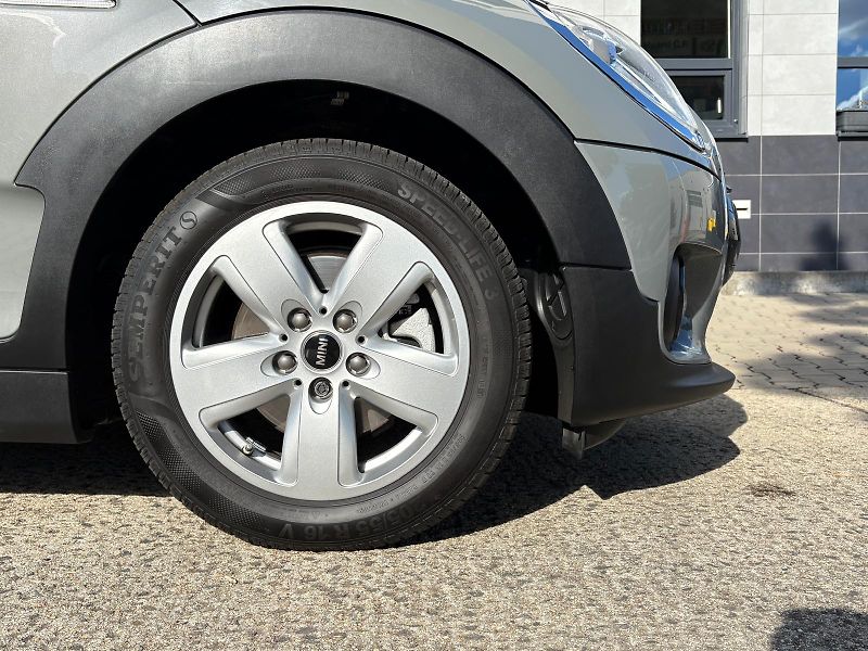 Mini Clubman Cooper 1.5i 100 kW Moonwalk,ČR - fotka 11 z 51