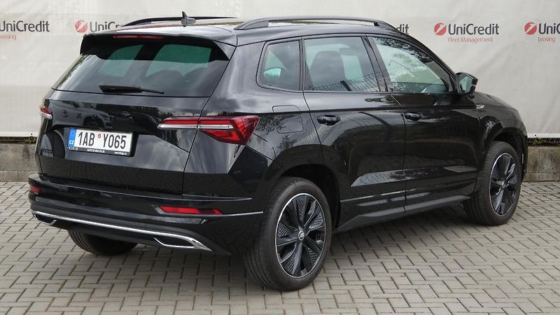Škoda Karoq 1,5 TSI DSG Sportline - fotka 3 z 23