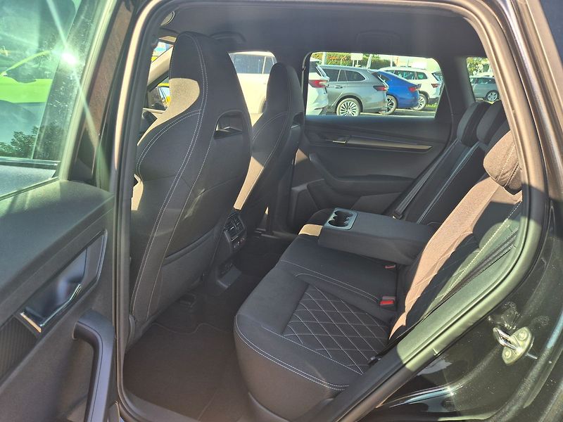 Škoda Karoq SportLine 2,0 TDI DSG 4x4 - fotka 10 z 34