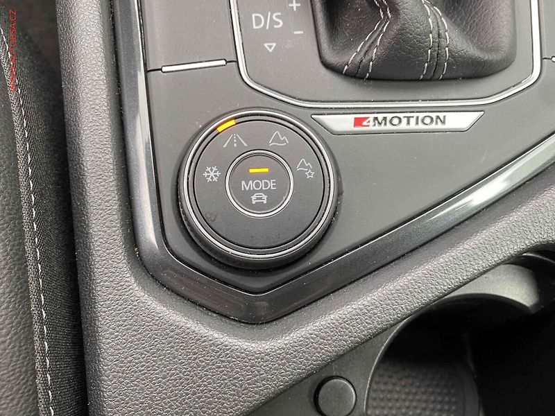 Volkswagen Tiguan (2020) 2.0 TDi 4X4, R-Line, DSG - fotka 17 z 22