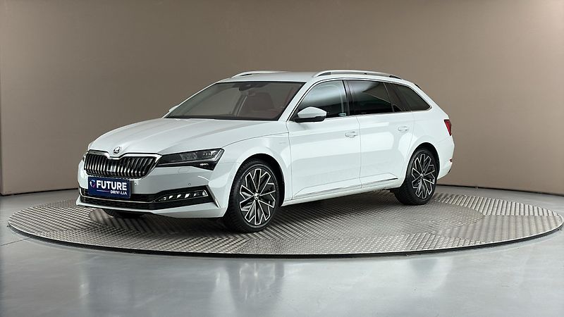 Škoda Superb 2.0 TDI DSG L&K Combi - fotka 1 z 34