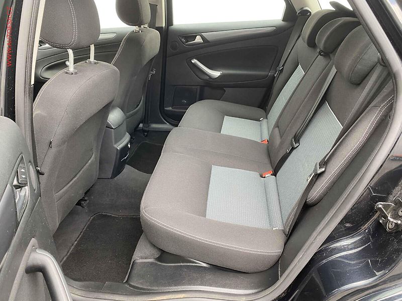 Ford Mondeo (2010) 2.0TDCi, AC, tempo, park - fotka 10 z 16