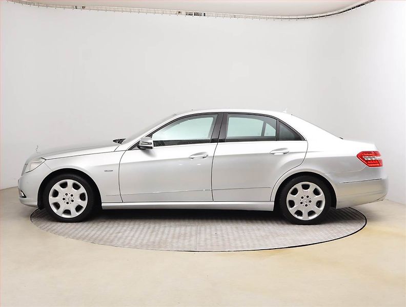 Mercedes-Benz Třídy E (2009) E 350 CDI, Automat, Xenony - fotka 3 z 23