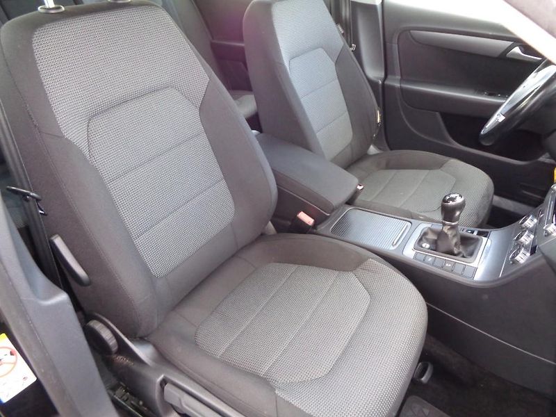 Volkswagen Passat 2,0 TDI Comfortline  103 kW - fotka 19 z 27