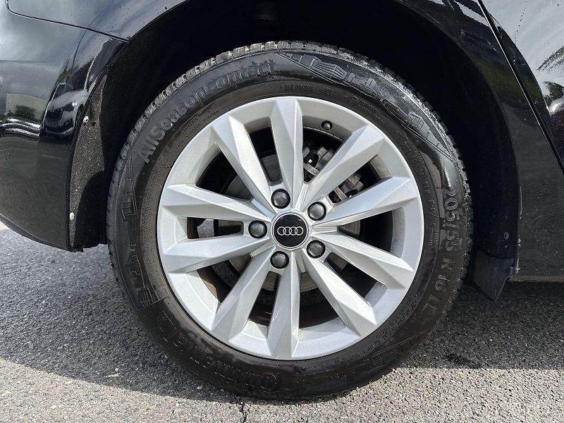 Audi A3 (2022) 1.0 TSI MHEV Basis - fotka 27 z 30