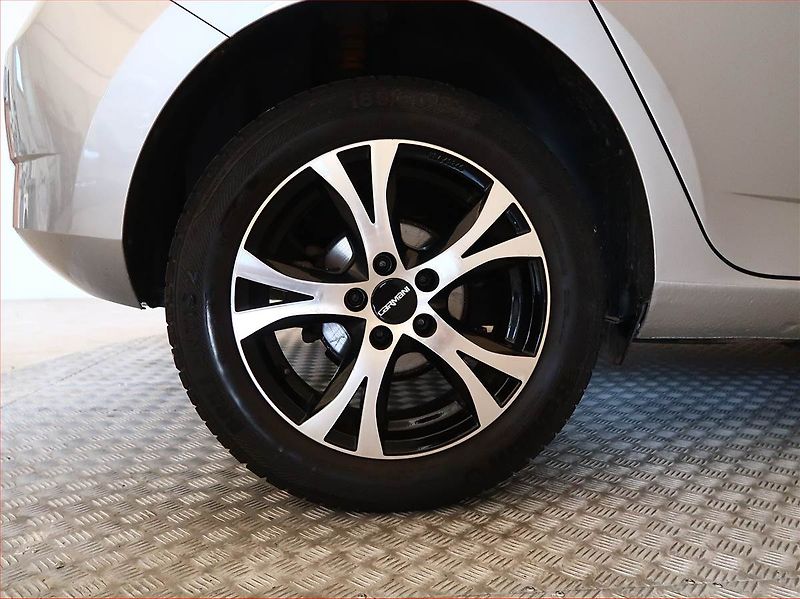 Škoda Fabia (2017) 1.0 TSI, Tempomat - fotka 14 z 15