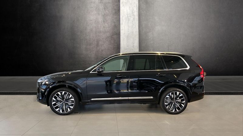 Volvo XC90 (2026) ULTRA BRIGHT, B5 AWD, 184+10 k - fotka 3 z 15