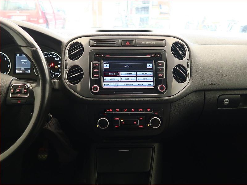 Volkswagen Tiguan (2012) Sport&Style 2.0 TDI, 4X4 - fotka 12 z 16