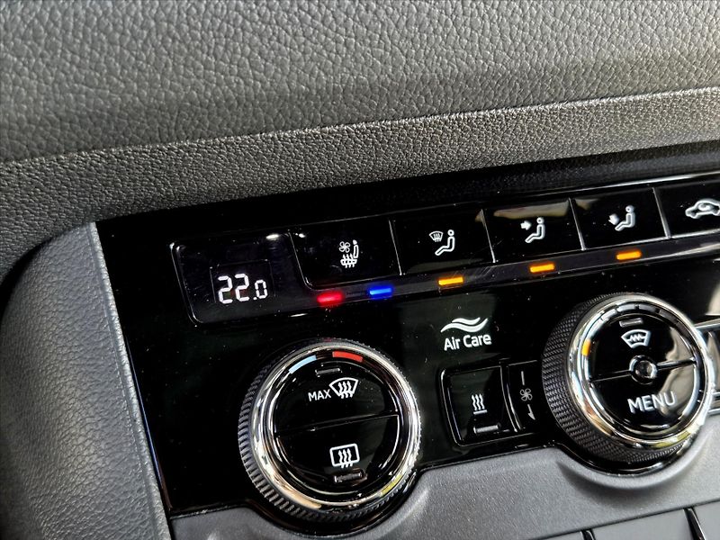 Škoda Kodiaq 2,0 TDi 147kW DSG 4x4 L&K Tažn - fotka 23 z 36