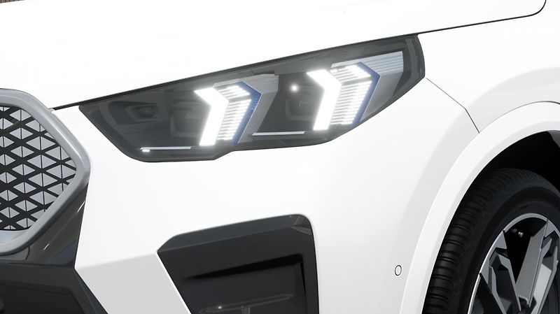 BMW iX2 eDrive20 - fotka 7 z 14