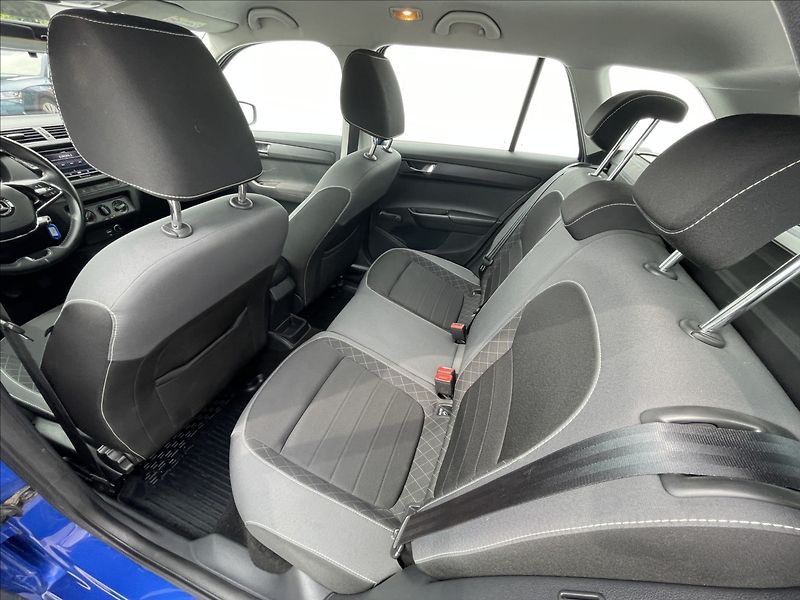 Škoda Fabia 1,0 TSI Combi Ambition Plus - fotka 17 z 24