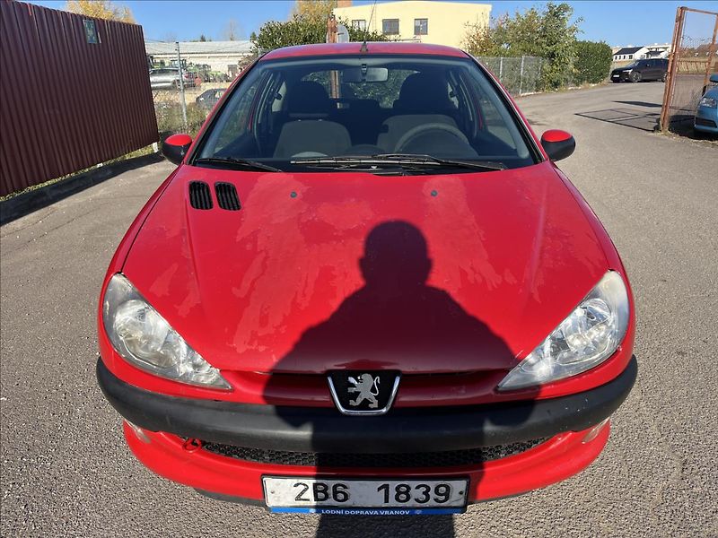 Peugeot 206 1,4 HDi SERVIS VSTŘIKY ROZVODY - fotka 2 z 27