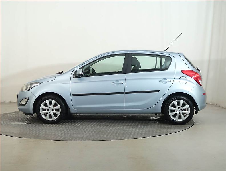 Kia Ceed (2013) Top 1.6 GDI, Serv.kniha - fotka 3 z 17