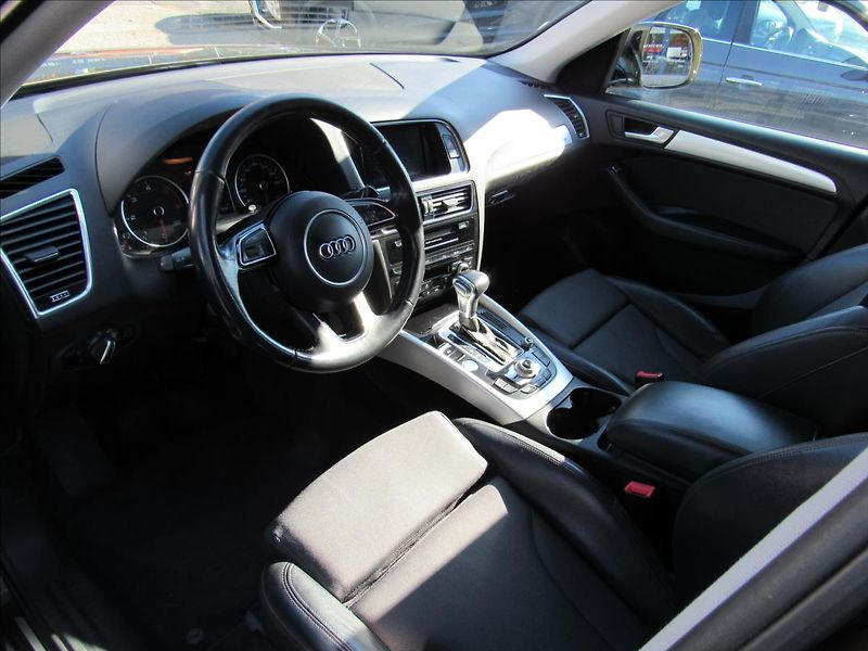 Audi Q5 2,0 TDi 140kW Quattro - fotka 9 z 30