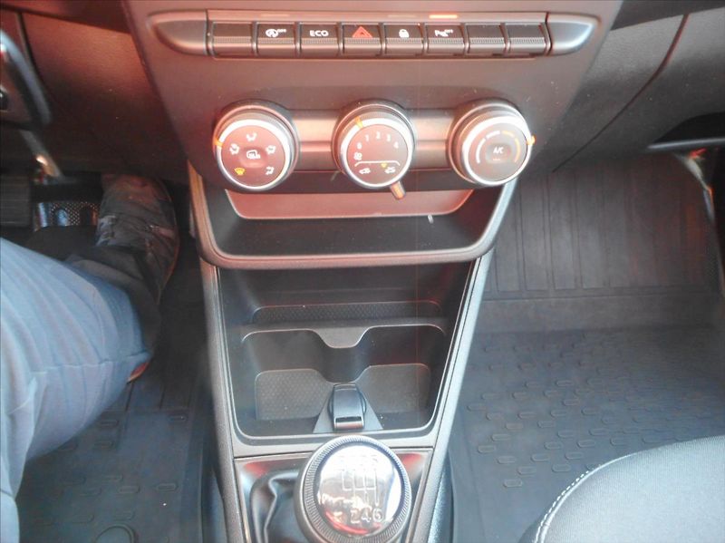 Renault Express 1,5 DCi Poškozeno - fotka 15 z 21